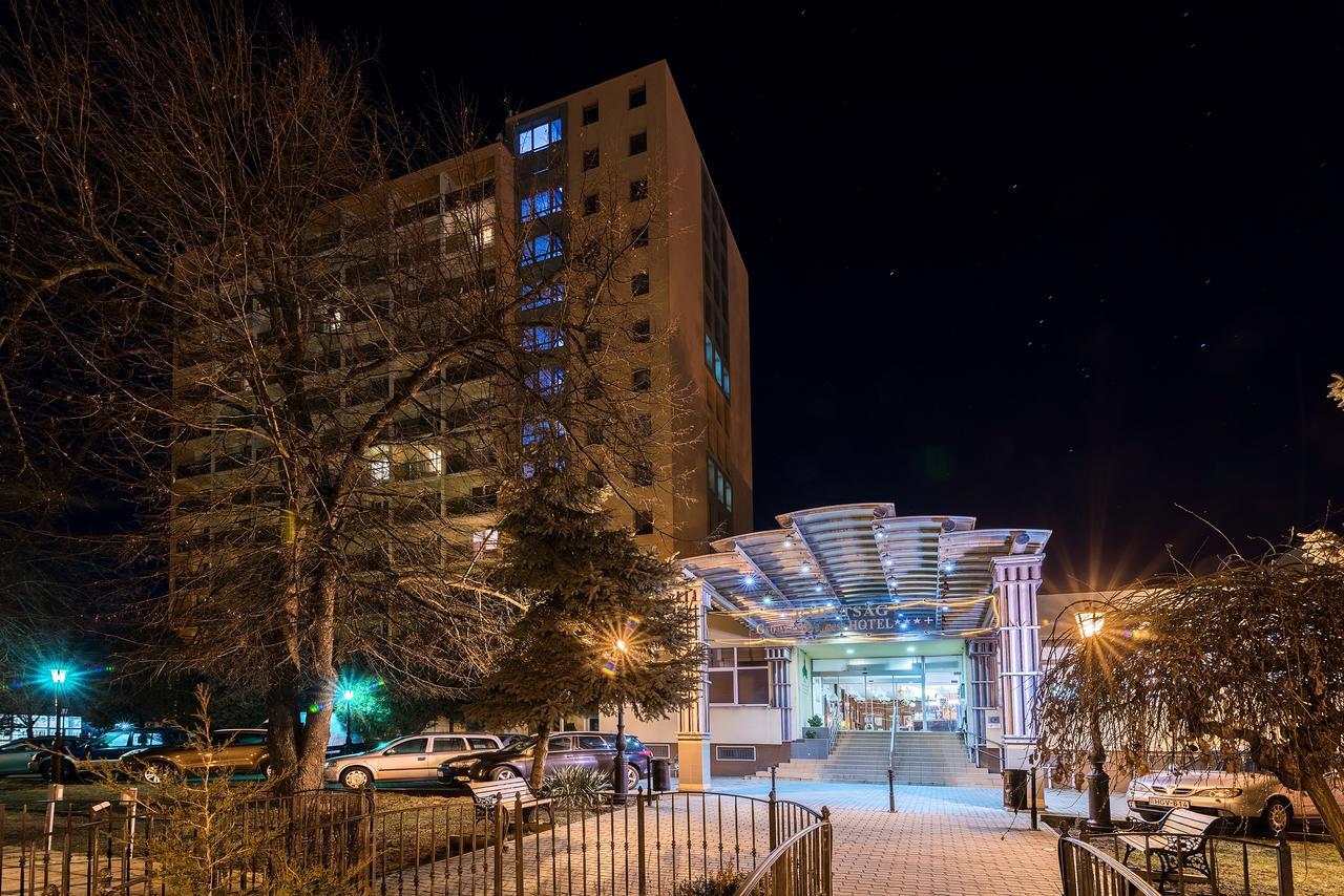 Hotel Baratsag Hajduszoboszlo Exterior photo